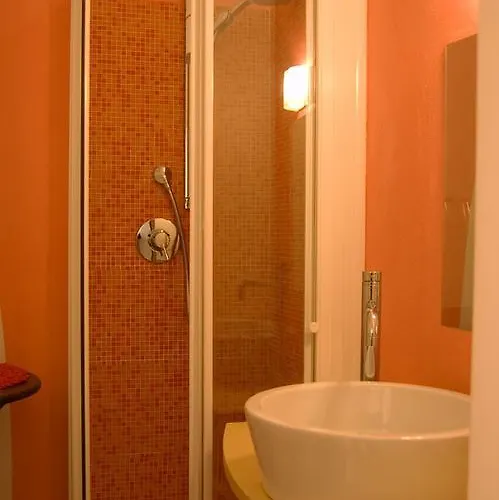 La Tata Bed & Breakfast